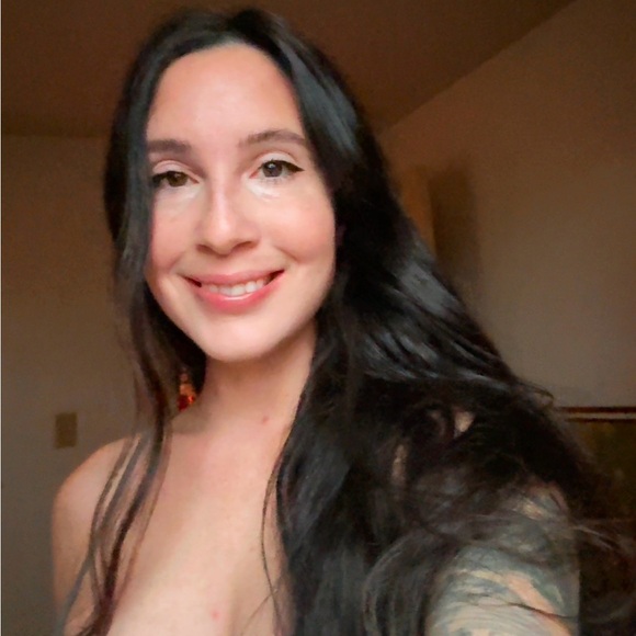 Meet your Posher, Julia - Picture 1 of 1